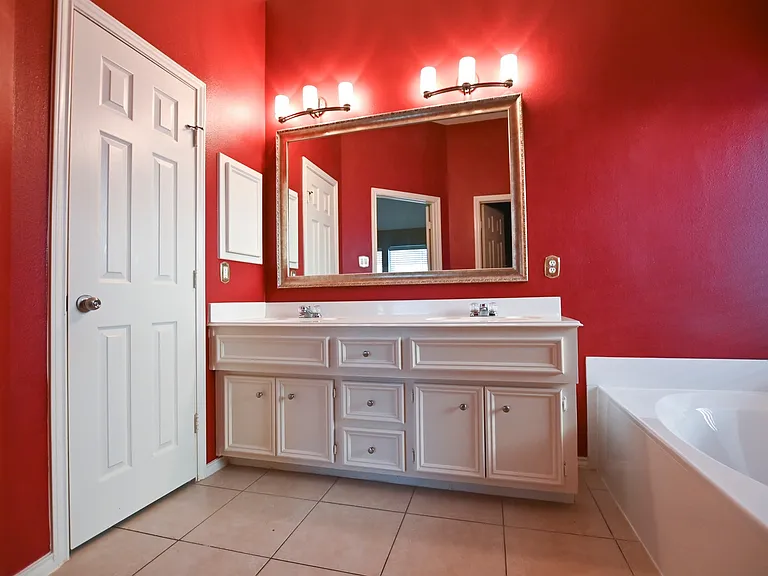 2123 Castle Gardens Ln — Photo 21