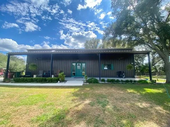 7834 County Road 255, Damon, TX 77430