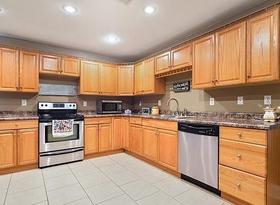 4th image of 157 Southpark Dr