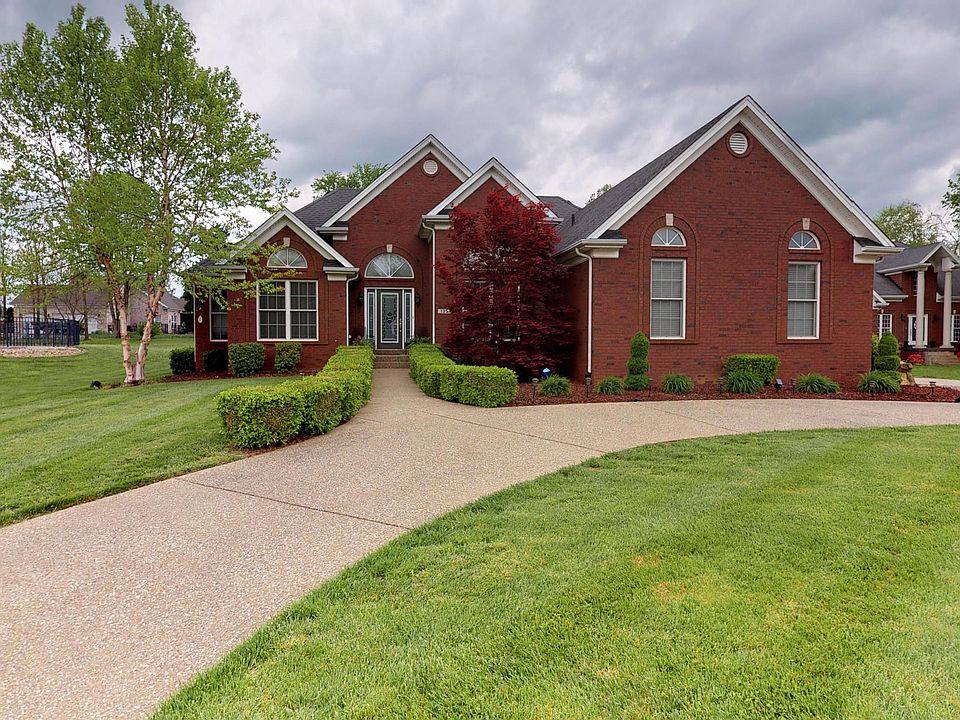 1st image of 135 Woodwind Ct