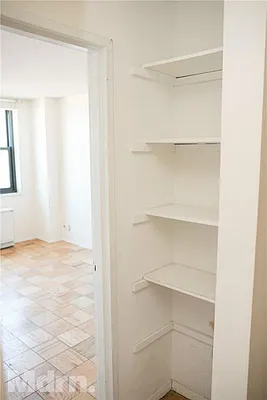 Rented by Mdrn Residential | media 23