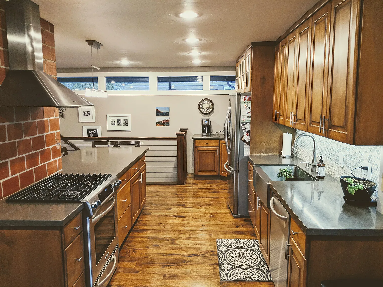 5 bed, 2936 sqft, $5,900 — Photo 3