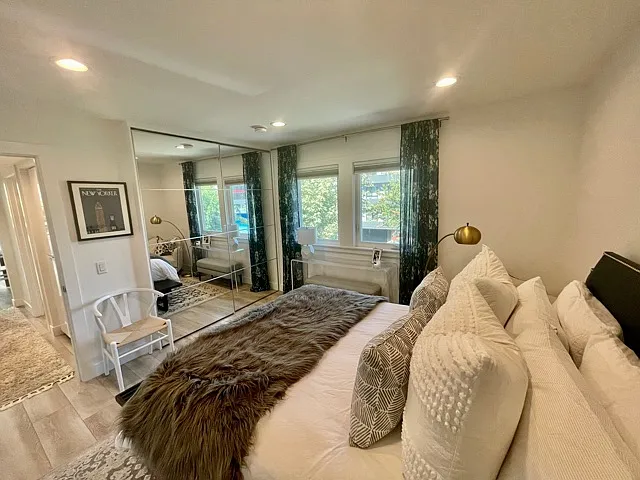 2nd bedroom looking towards closet