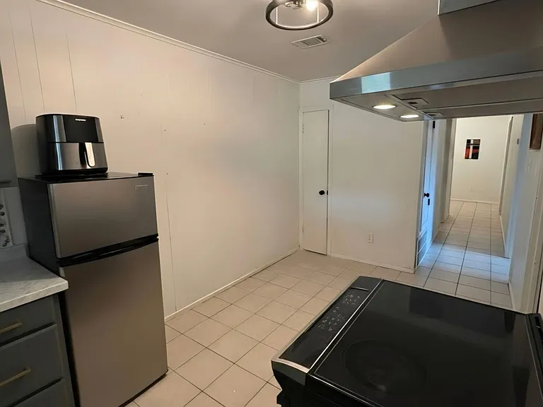 111 N Island View Ave — Photo 5