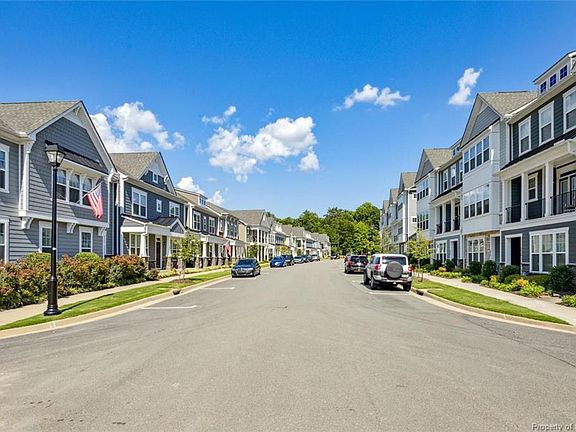 2nd image of 3960 Prospect St