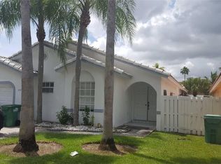 6140 NW 181st Terrace Cir N, Hialeah, FL 33015