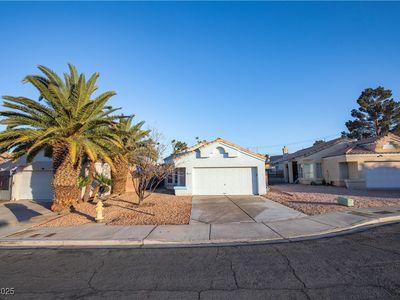 8072 Big Top Dr, Las Vegas, NV, 89123