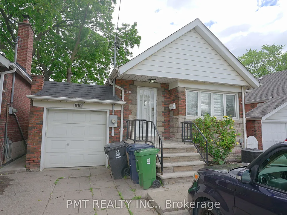 881 Coxwell Ave #LOWER