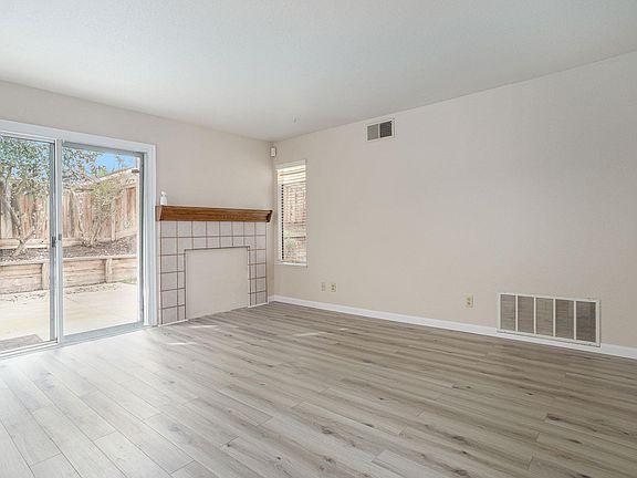 5th image of 3545 Centennial Dr