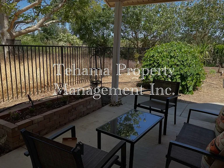 23353 Hamilton Ave — Photo 17