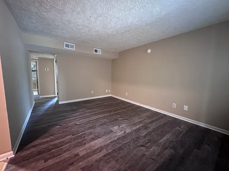 179 Lakeshore Dr #4 — Photo 2