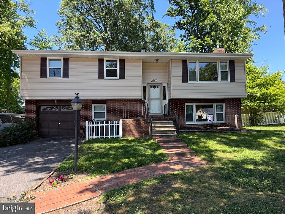 1st image of 1080 Bennett Dr