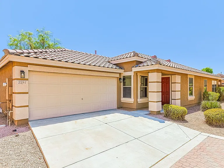 2281 E Peach Tree Dr — Photo 1