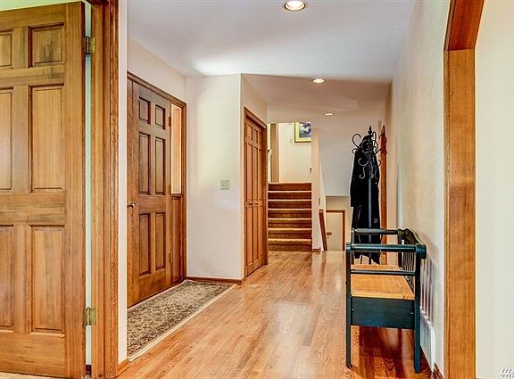 3rd image of 3723 204th Ct NE