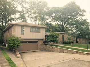 153 Hartwood Dr, Pittsburgh, PA