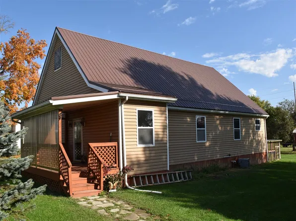6668 Main St, Hartstown, PA 16131