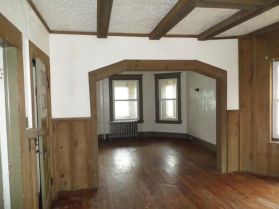 3rd image of 813 Francis Ave