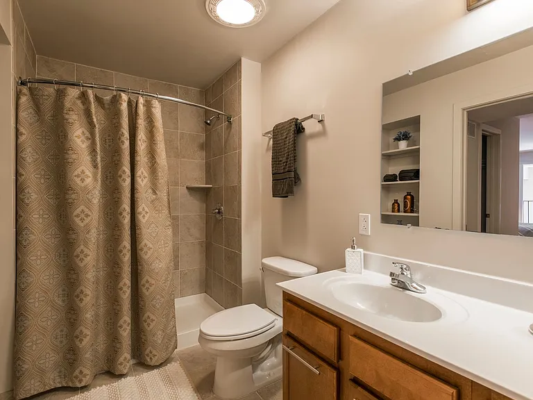 1200 Walnut St — Photo 36