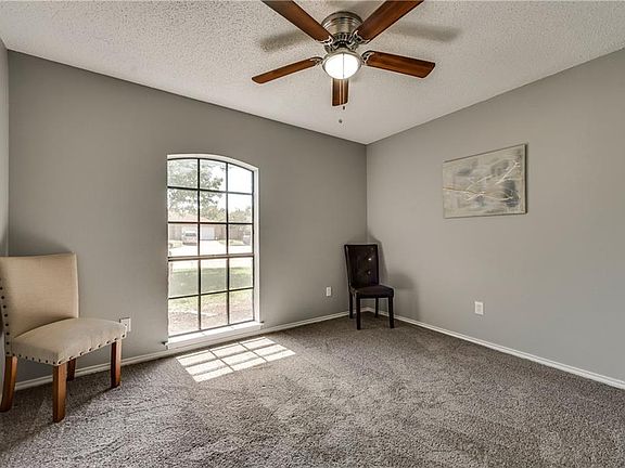 4th image of 1110 Candlewood Dr