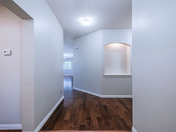 4th image of 645 Fort Thomas Pl