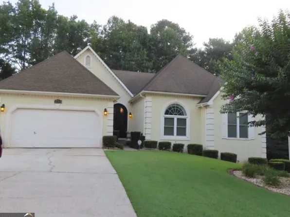 2785 Autumn Lake Ln, Decatur, GA 30034