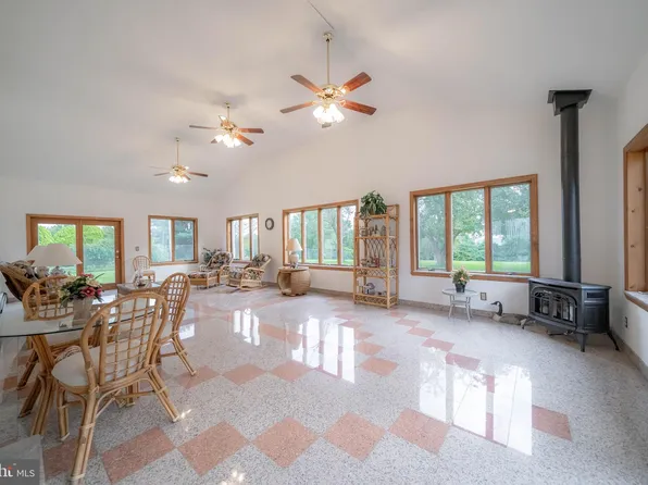 252 Ridge Rd, Spring City, PA 19475