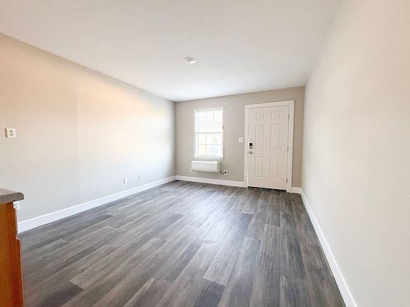 4th image of 222 Chapman Rd