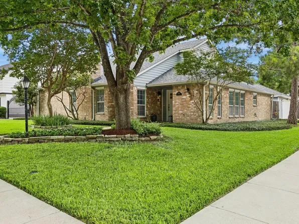 1902 Eagle Falls Dr, Houston, TX 77077