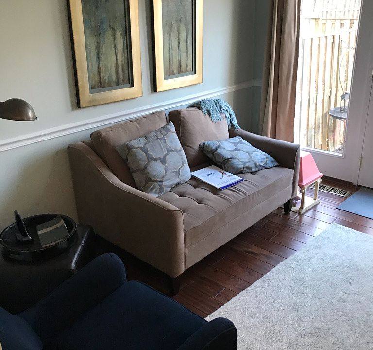 2nd image of 13 Lyndhurst Ct