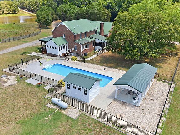 4th image of 1527 W Castalia Road