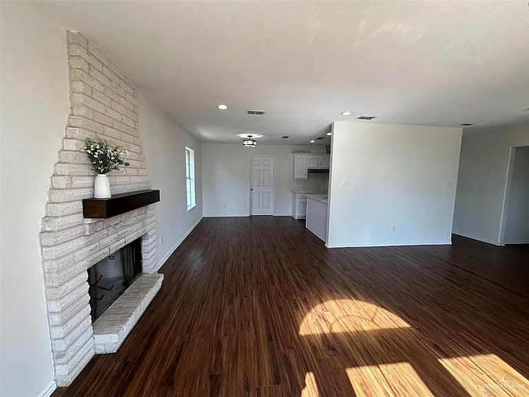 2415 Heather Ave — Photo 8