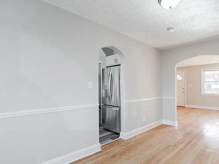 1046 Elm Rd — Photo 6