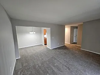 Woodland Apartments — Photo 3
