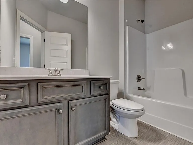235 Bella Dr — Photo 45