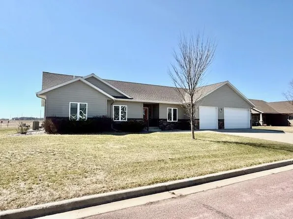 906 Sunrise Blvd, Redwood Falls, MN 56283