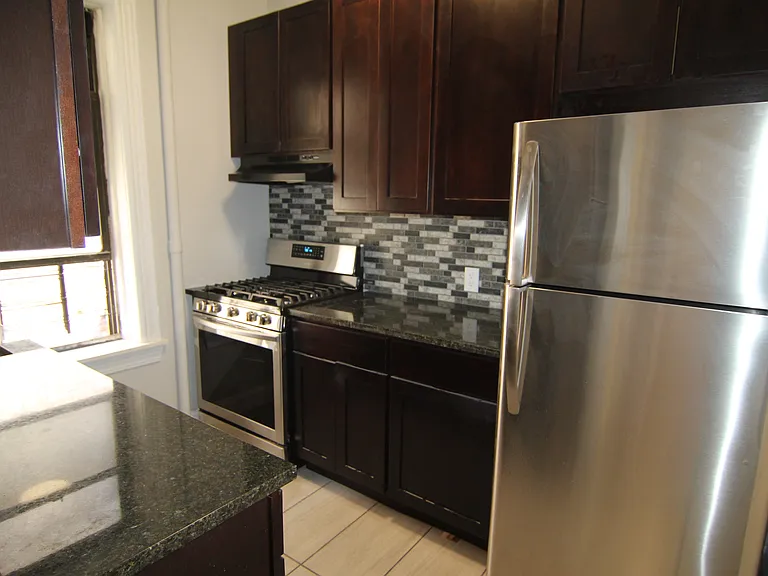39-31 24th St #7 — Photo 2