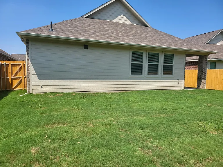 1204 Mimosa Ln — Photo 35