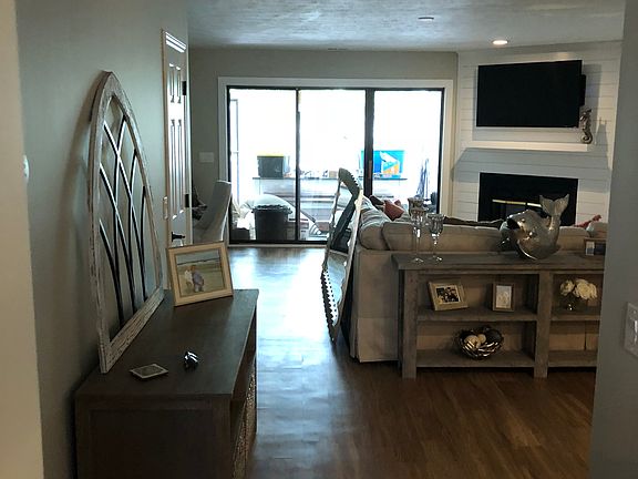 5th image of 10161 Creekside Dr SE APT 4