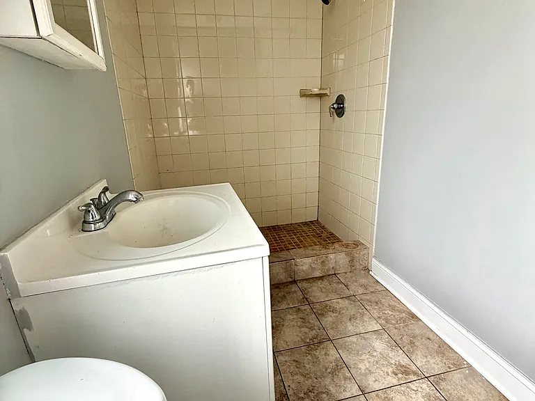 3026 W 38th Pl #R2 — Photo 6