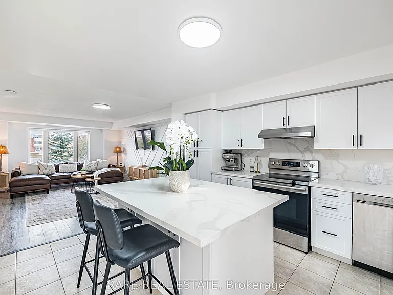 60 Fairwood Cir #28 — Photo 11