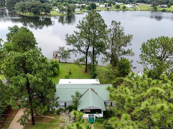757 Paradise Island Dr, Defuniak Springs, FL 32433
