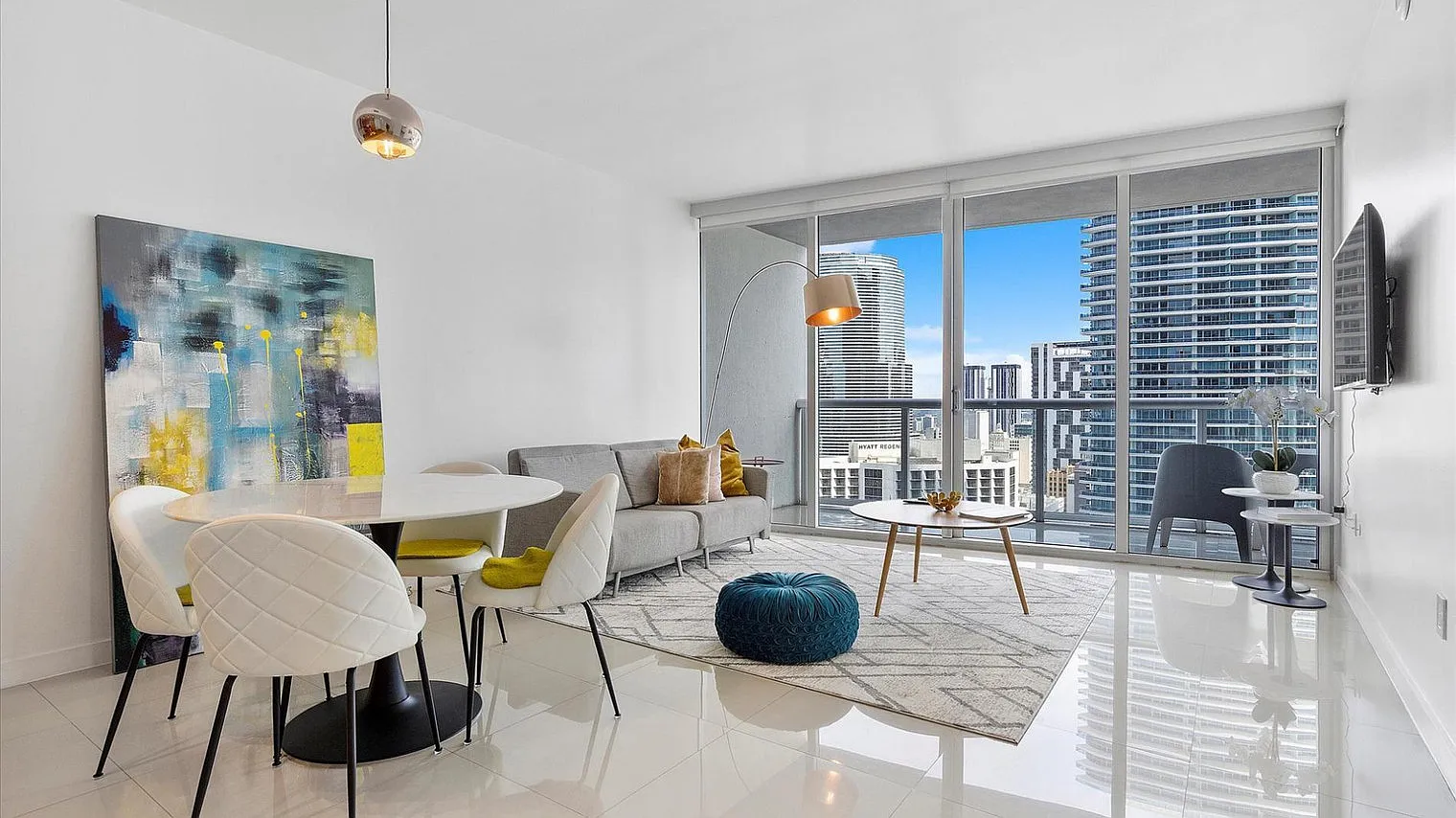 1 bed, 1.0 bath, 839 sqft, $5,670 — Photo 1