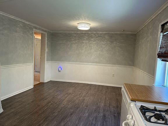 4th image of 3319 Bell St #1/2