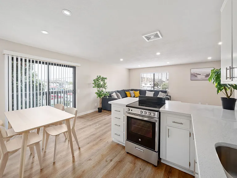 241 Ocean View Ave #L — Photo 11