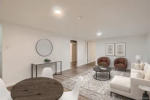 5 bed, 2352 sqft, $3,095 — Photo 2