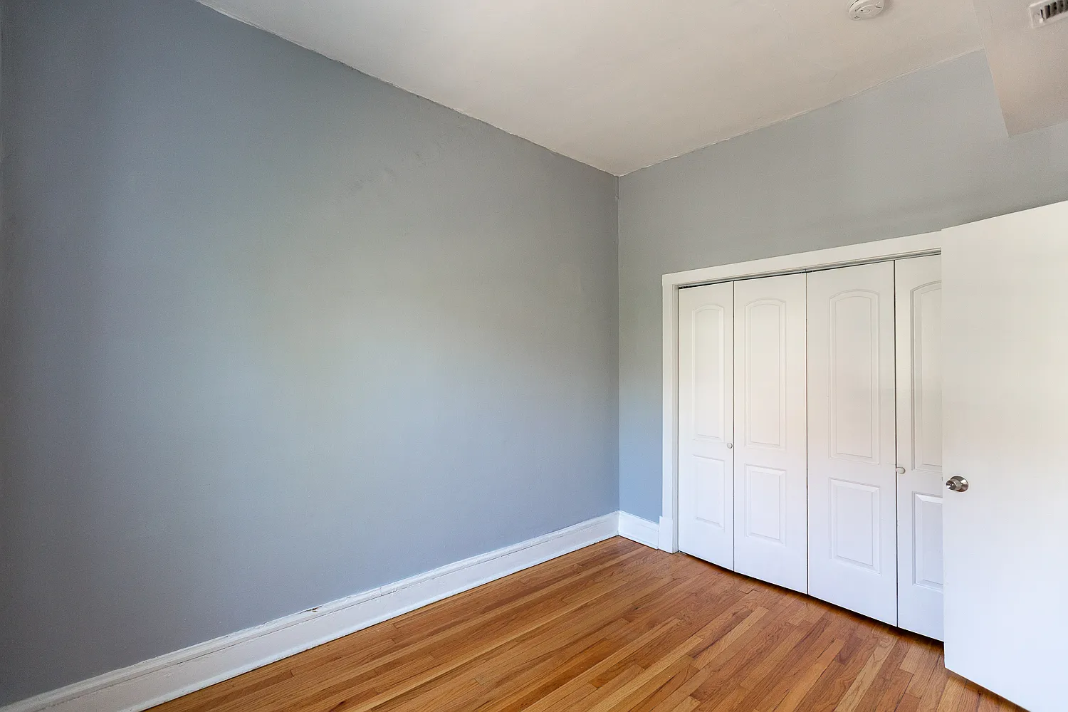 3 bed, 1100 sqft, $3,175 — Photo 3