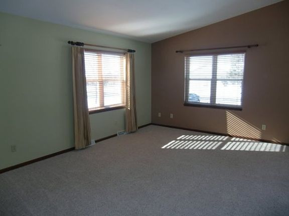 2nd image of 2480 Rainbow Dr