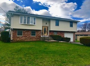 24 Upton St, Chicopee, MA 01013