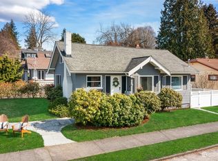 6556 Sycamore Ave NW, Seattle, WA 98117