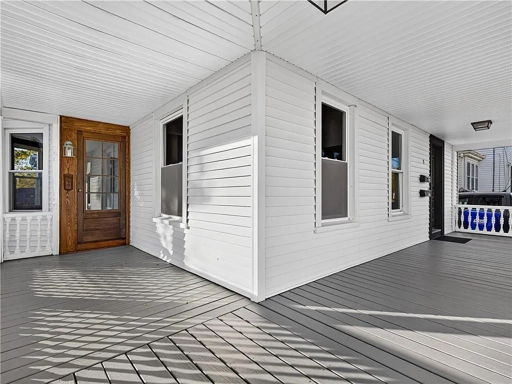 2 bed, 1.0 bath, 1328 sqft, $2,700 — Photo 3